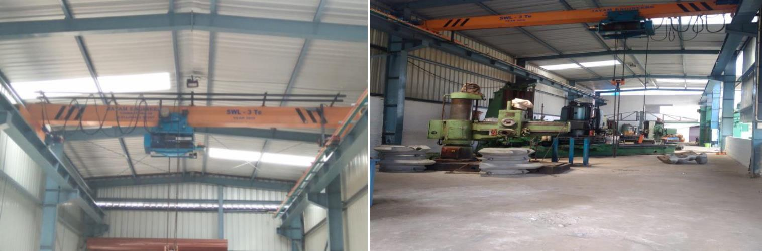 The covered shop floor with the 3 tonne overhead crane